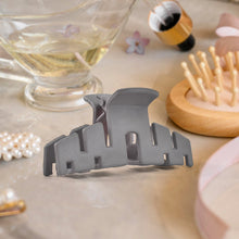 Matte Hair Clamp – Decorative Barrette for Hair Fixation & Face Washing